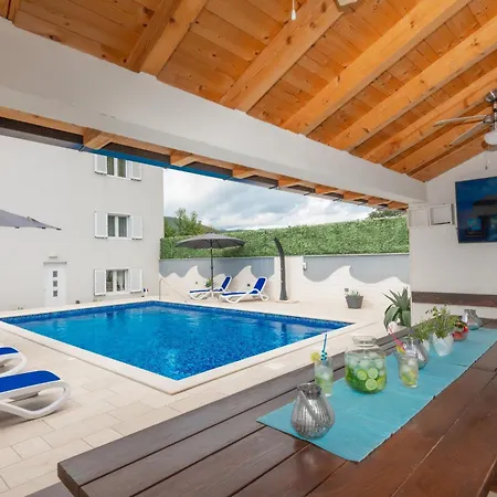 Hill Stars, Makarska- Slivno * Slivno (Split-Dalmatia)