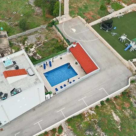 Hill Stars, Makarska- Slivno Villa