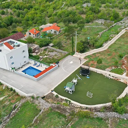 Villa Hill Stars, Makarska- Slivno