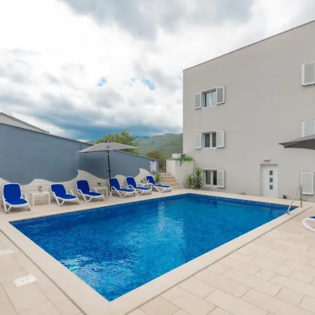 Hill Stars, Makarska- Slivno * Slivno (Split-Dalmatia)
