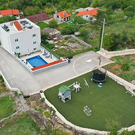 Villa Hill Stars, Makarska- Slivno