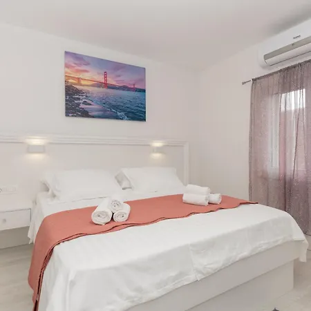 Hill Stars, Makarska- Slivno Slivno (Split-Dalmatia)