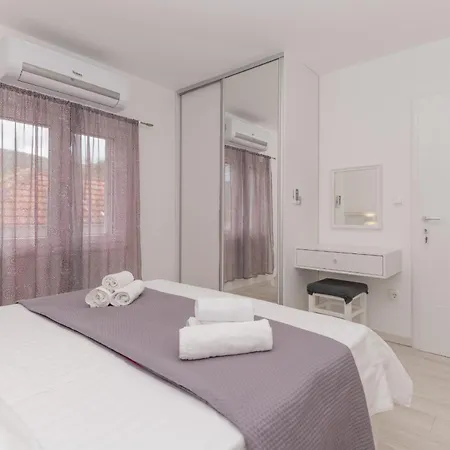 Hill Stars, Makarska- Slivno Villa